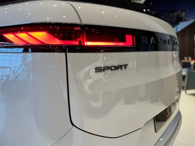 2026 Land Rover Range Rover Sport SE