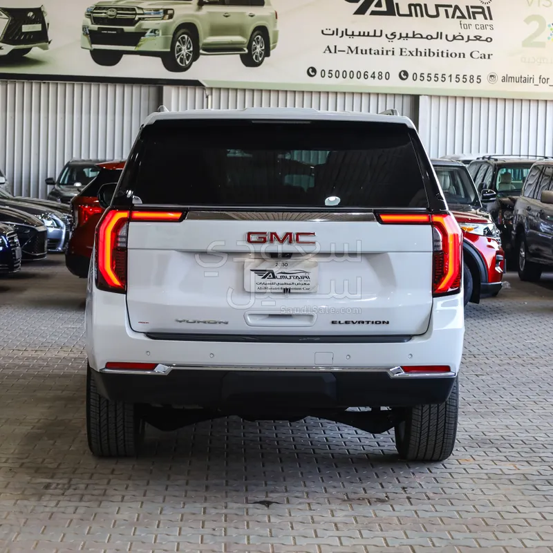 2025 GMC Yukon Elevation