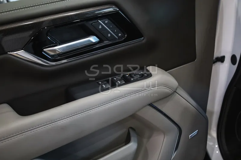 2025 GMC Yukon Elevation