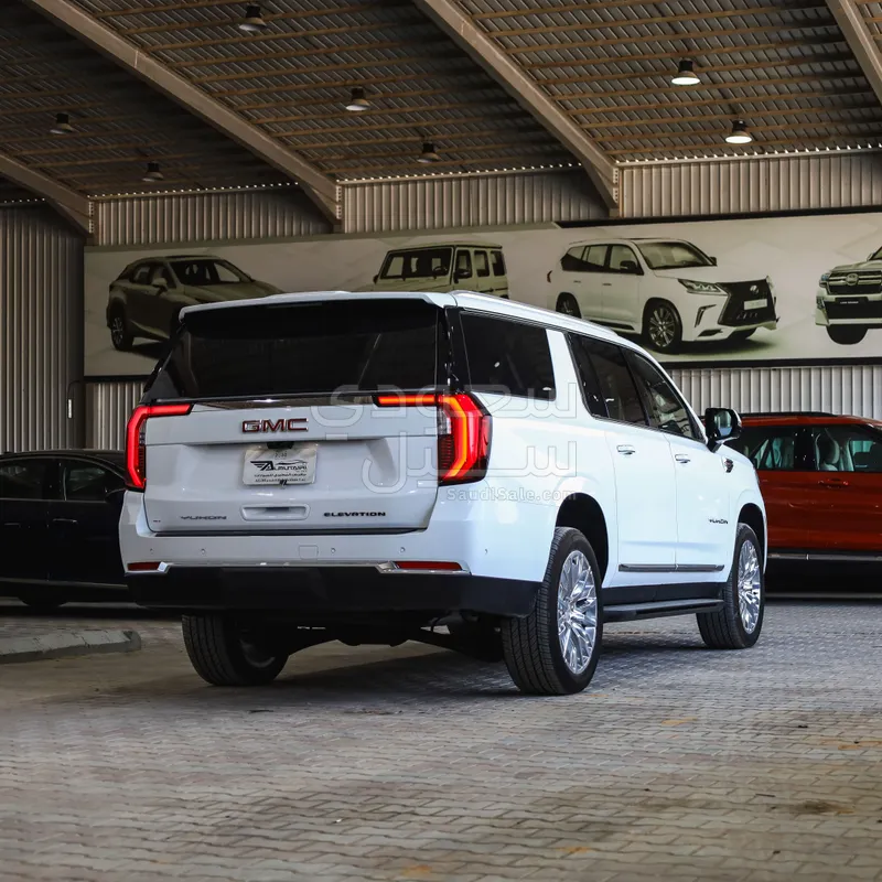 2025 GMC Yukon Elevation
