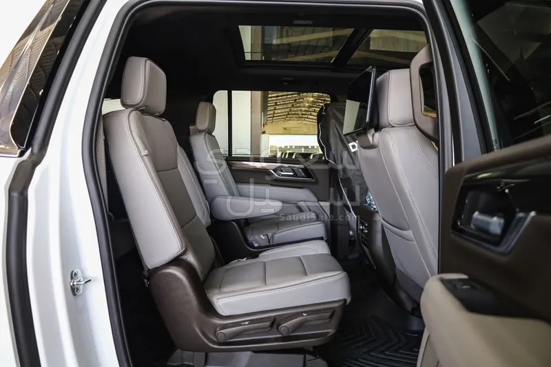 2025 GMC Yukon Elevation