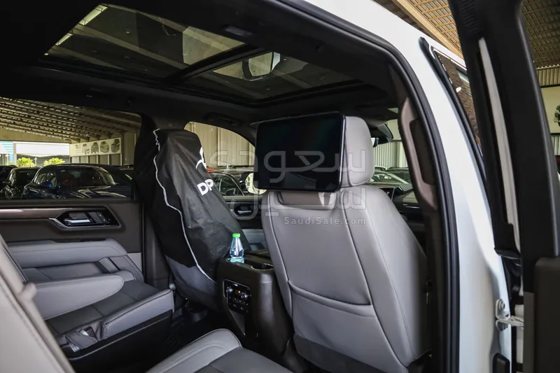 2025 GMC Yukon Elevation