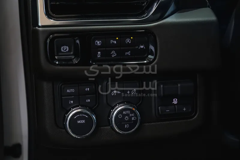 2025 GMC Yukon Elevation