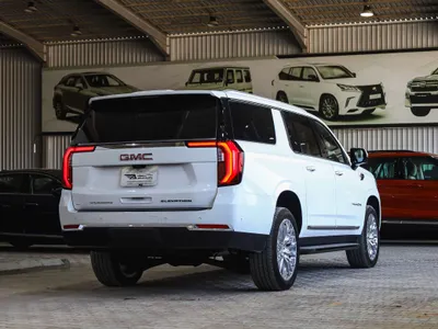 2025 GMC Yukon Elevation