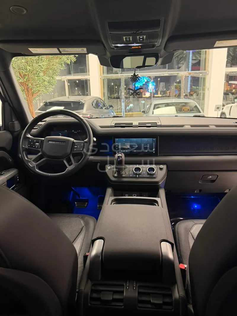 2023 لاند روفر ديفيندر اكس داينمك