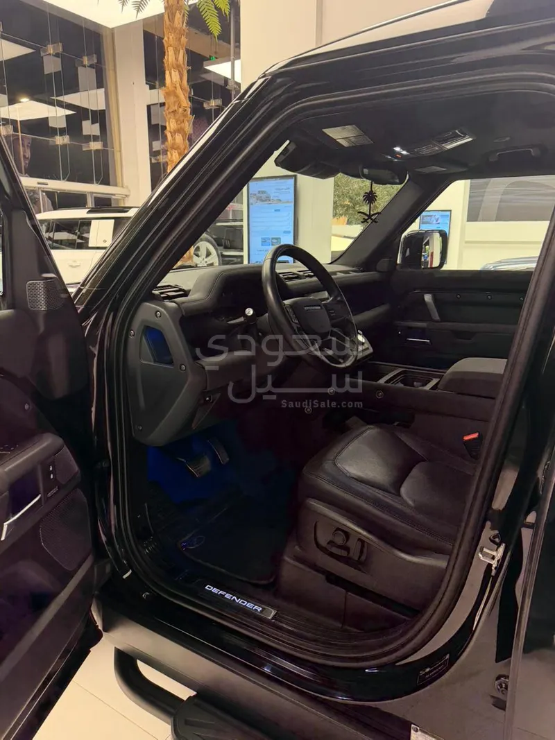 2023 لاند روفر ديفيندر اكس داينمك