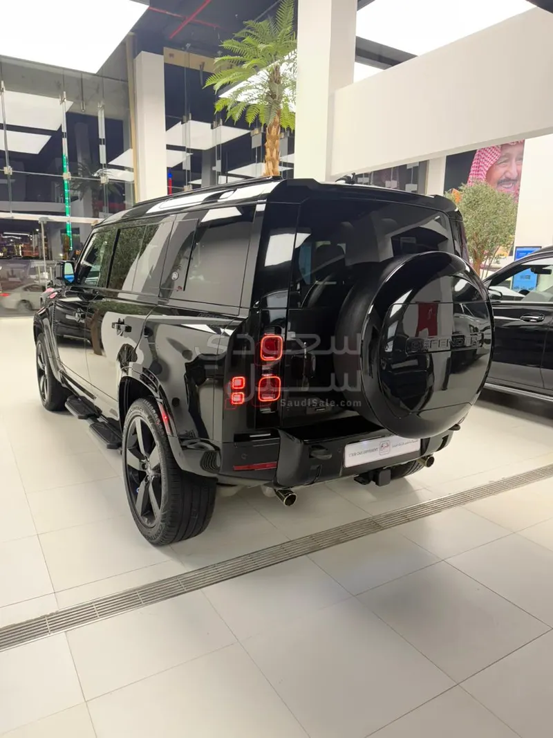 2023 لاند روفر ديفيندر اكس داينمك