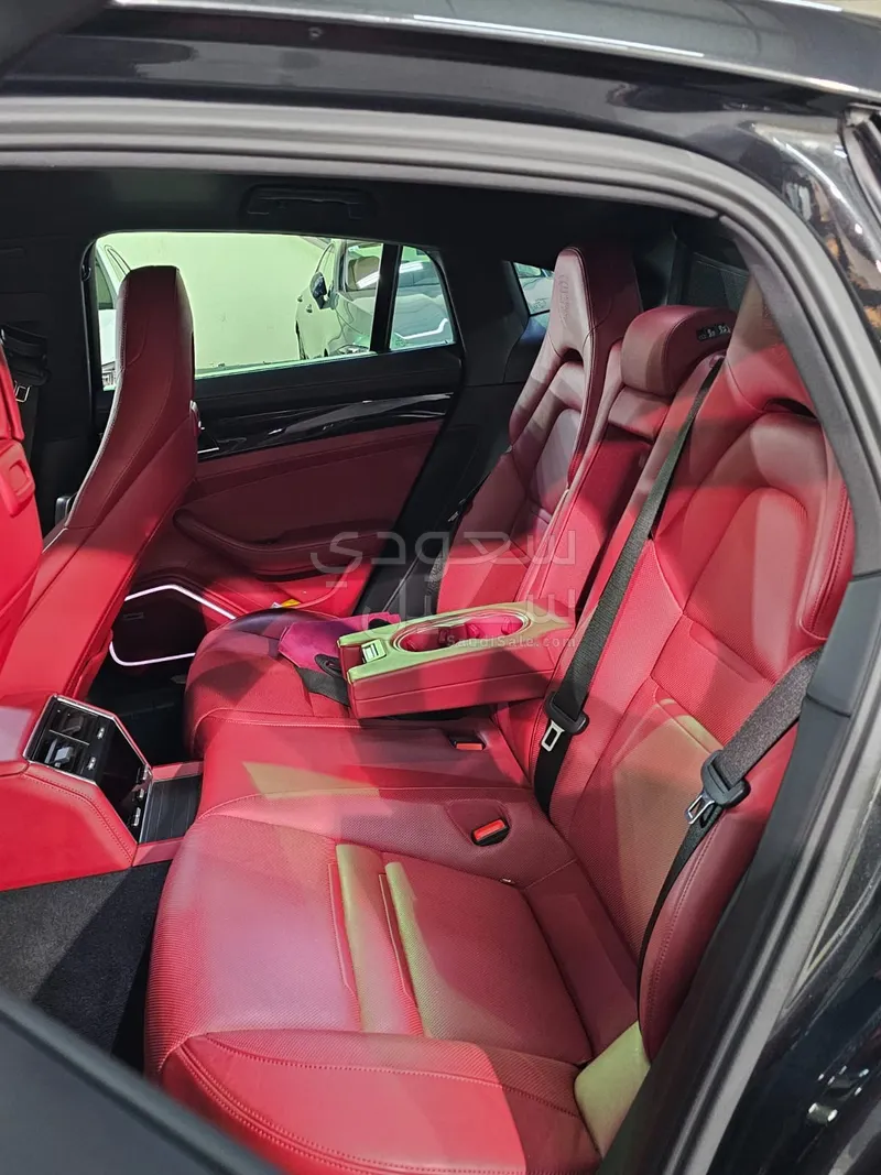 2023 بورش بانميرا بلاتينيوم