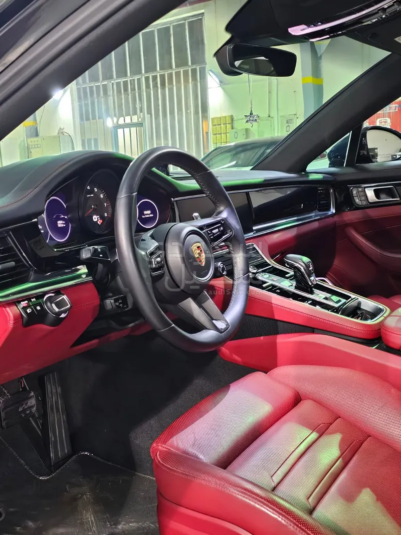 2023 بورش بانميرا بلاتينيوم