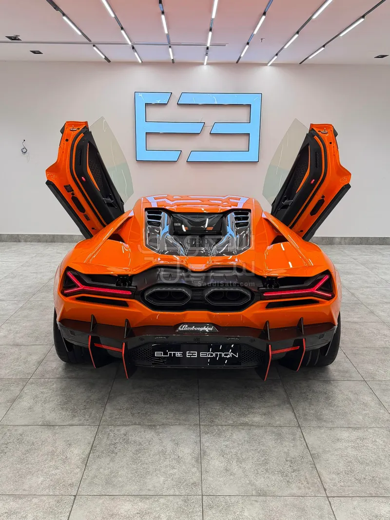 2024 Lamborghini Revuelto