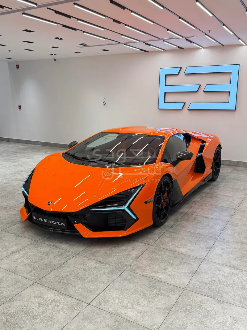 2024 Lamborghini Revuelto