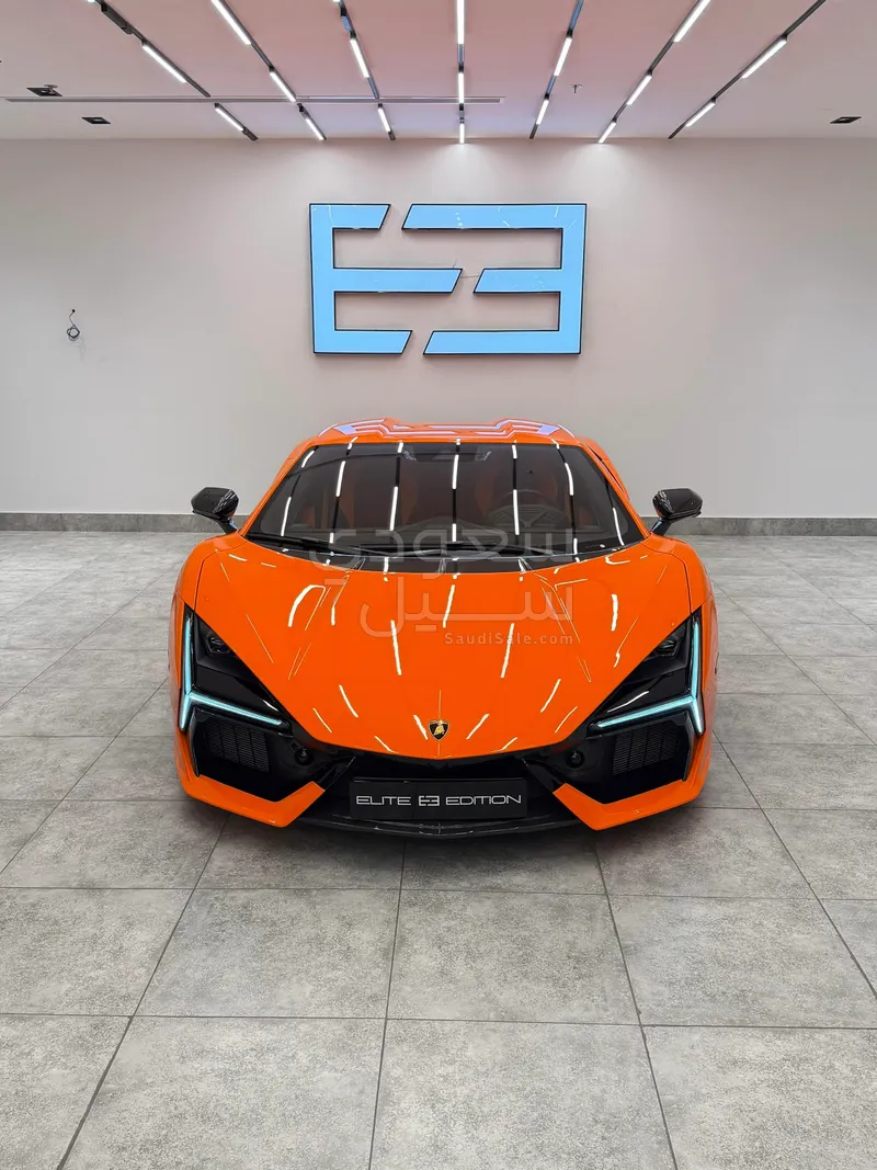 2024 Lamborghini Revuelto