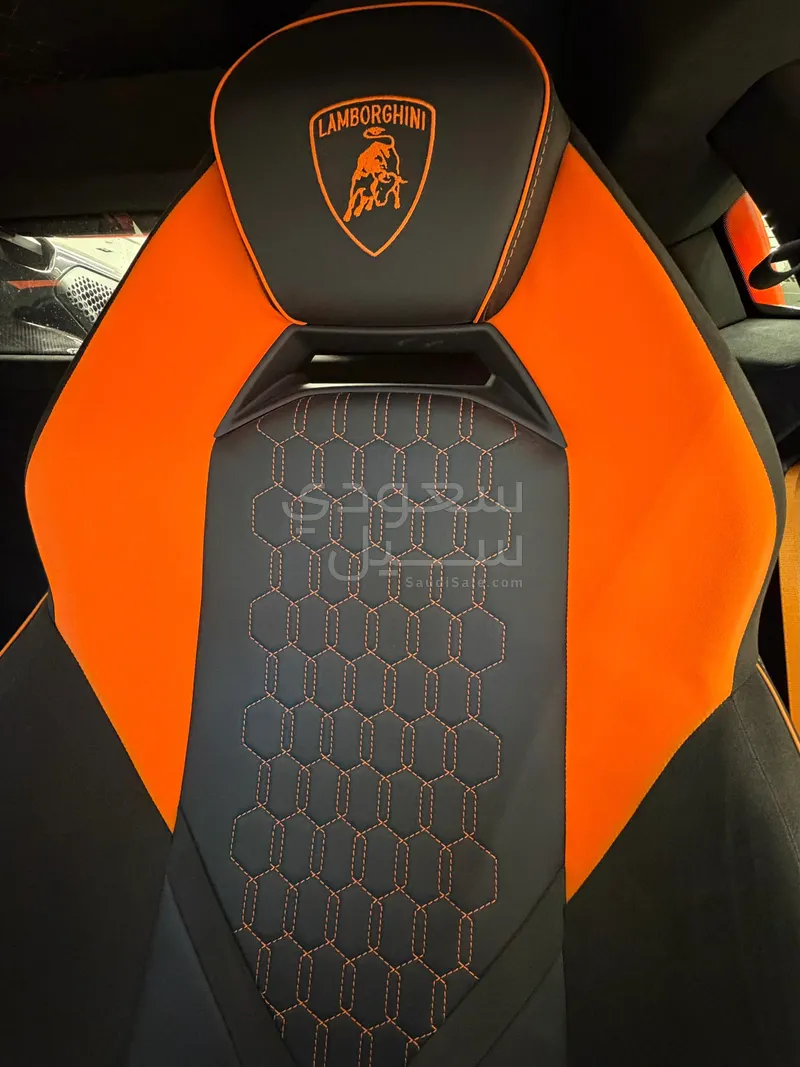 2024 Lamborghini Revuelto
