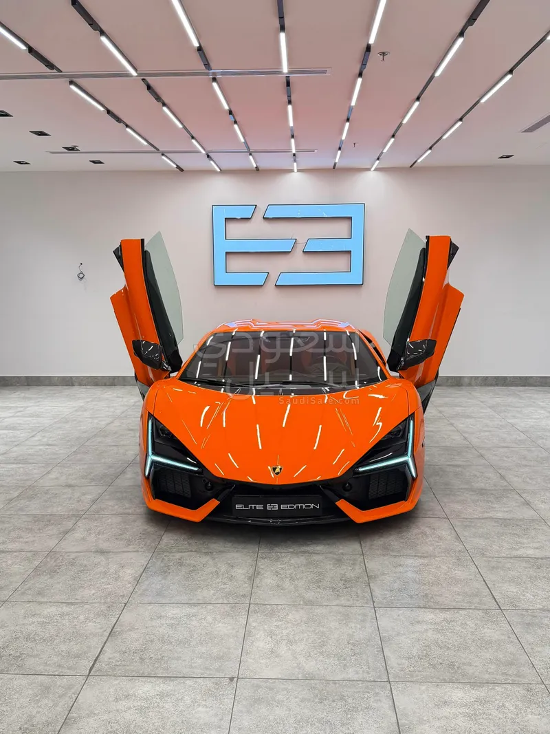 2024 Lamborghini Revuelto