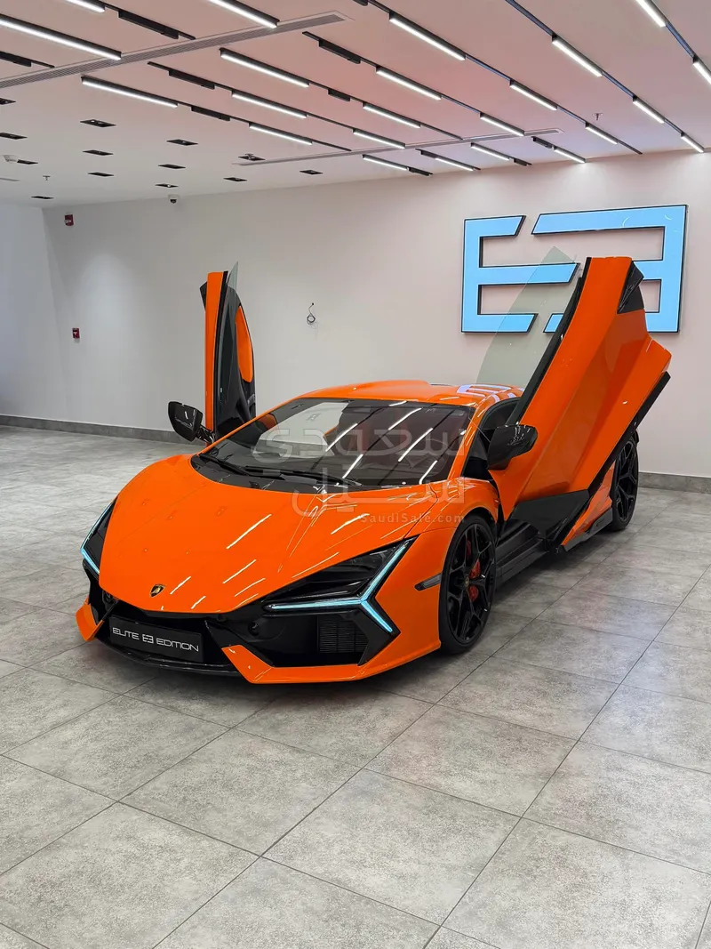 2024 Lamborghini Revuelto