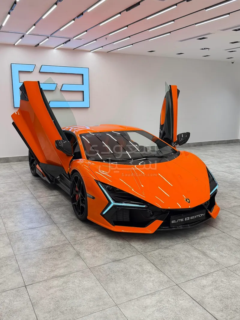 2024 Lamborghini Revuelto