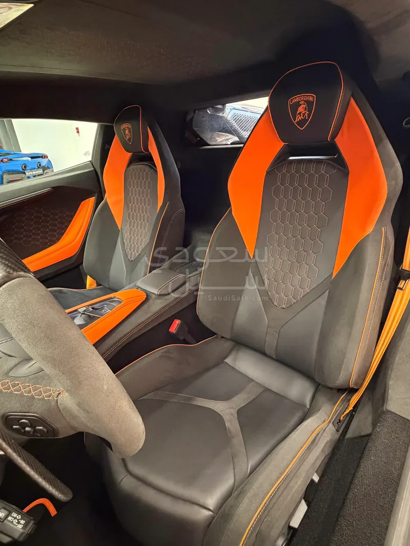 2024 Lamborghini Revuelto