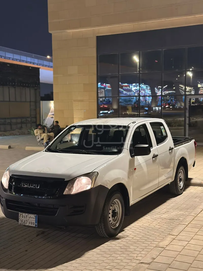 2016 ايسوزو بيكب غمارتين