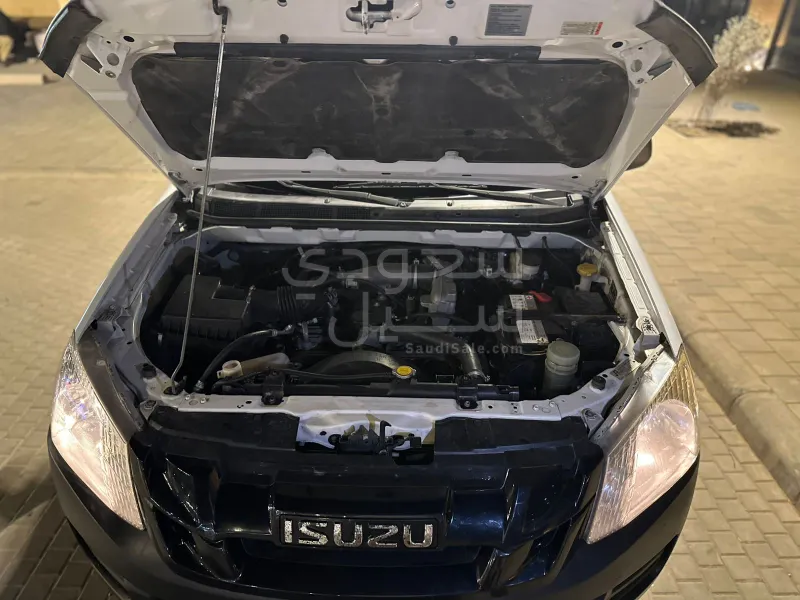 2016 ايسوزو بيكب غمارتين