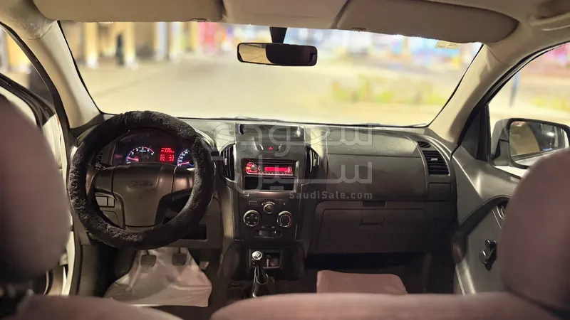 2016 ايسوزو بيكب غمارتين