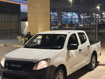 2016 ايسوزو بيكب غمارتين