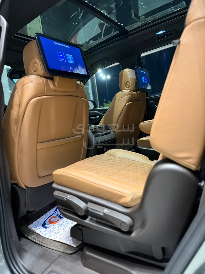 2023 Cadillac Escalade Platinum