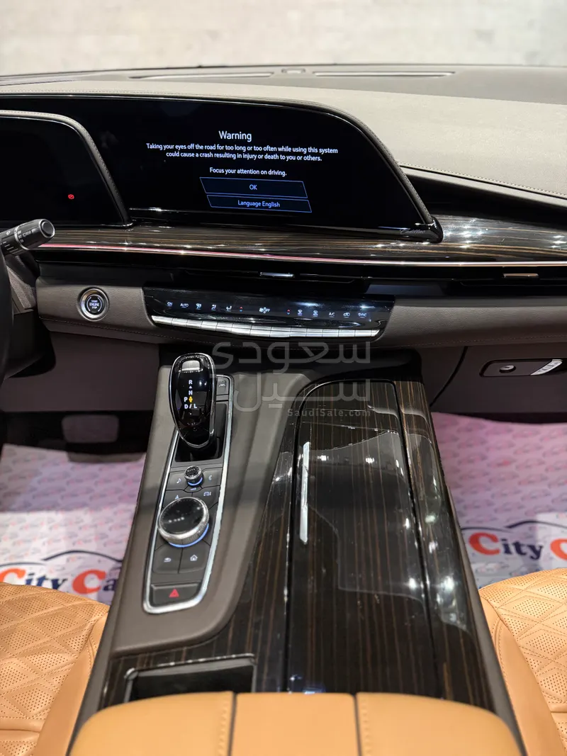 2023 Cadillac Escalade Platinum