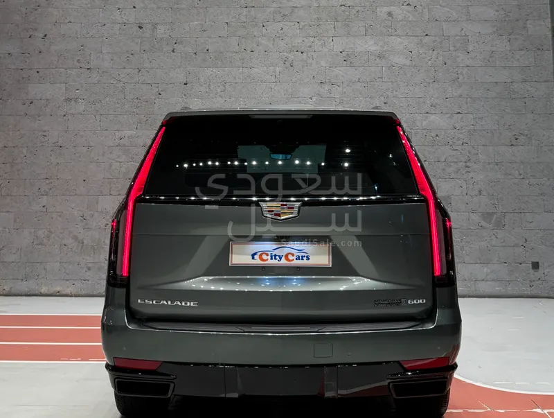 2023 Cadillac Escalade Platinum