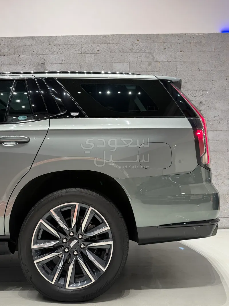 2023 Cadillac Escalade Platinum