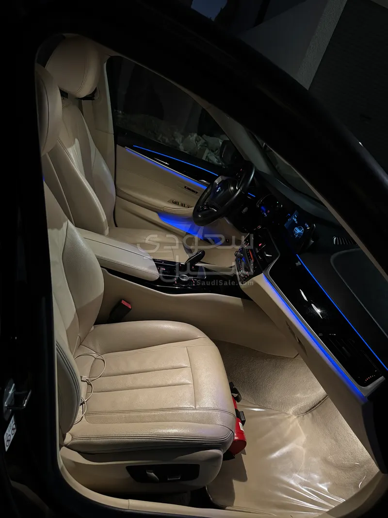 2020 بي ام دبليو الفئة الخامسة 520 أي