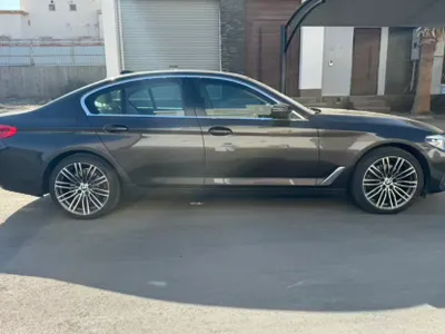 2020 بي ام دبليو الفئة الخامسة 520 أي