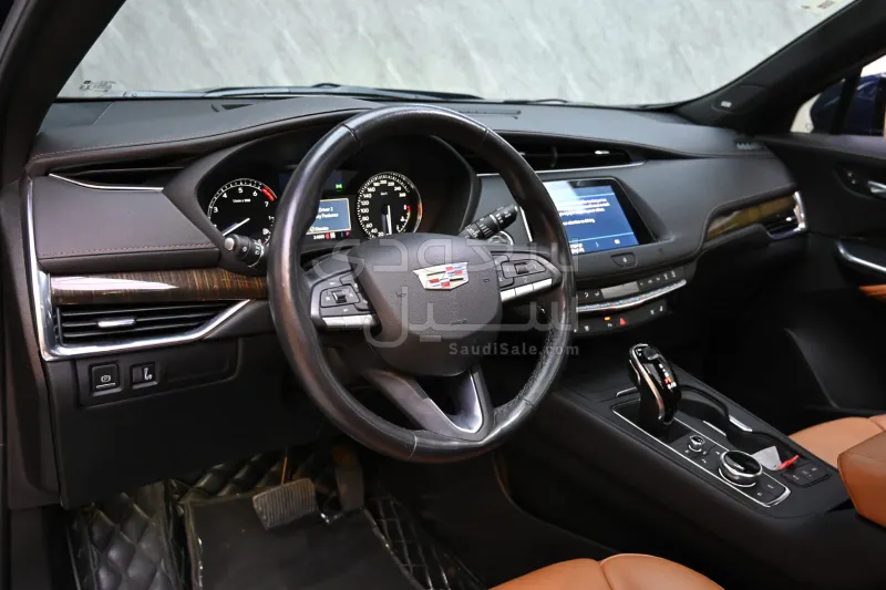 2021 كاديلاك اكس تي 4