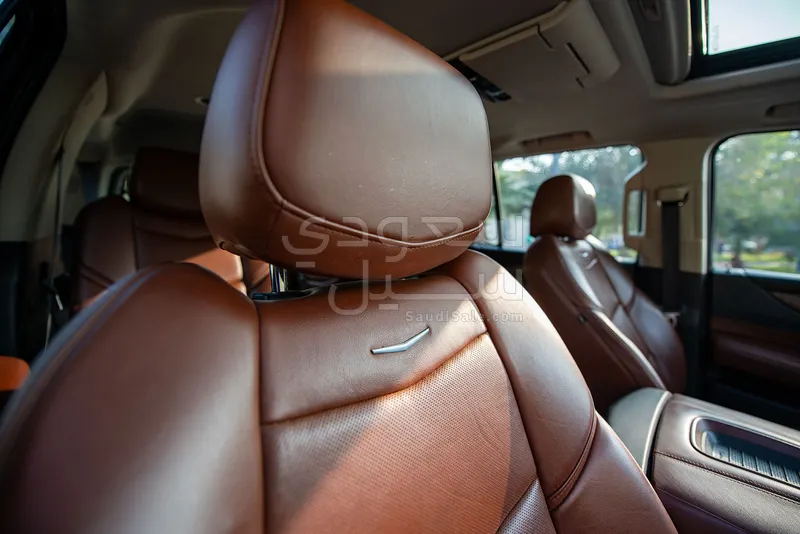 2020 كاديلاك اسكاليد بلاتينيوم