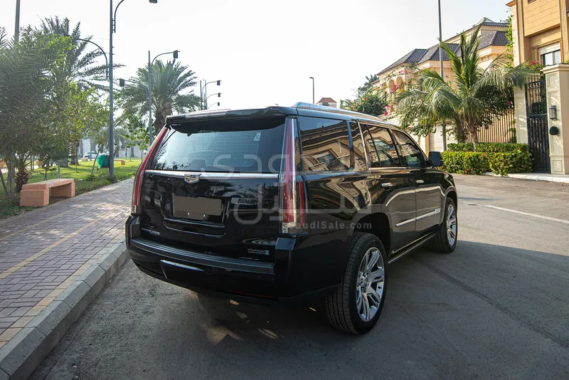 2020 كاديلاك اسكاليد بلاتينيوم