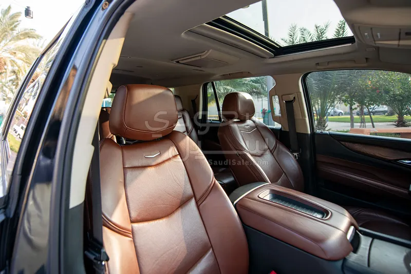 2020 كاديلاك اسكاليد بلاتينيوم