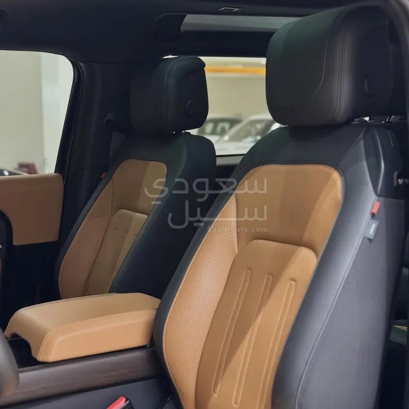 2024 لاند روفر ديفيندر اكس