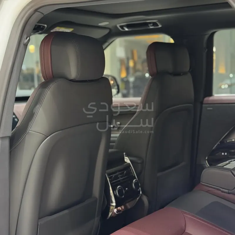 2025 لاند روفر رينج روفر سبورت اتش اس اي