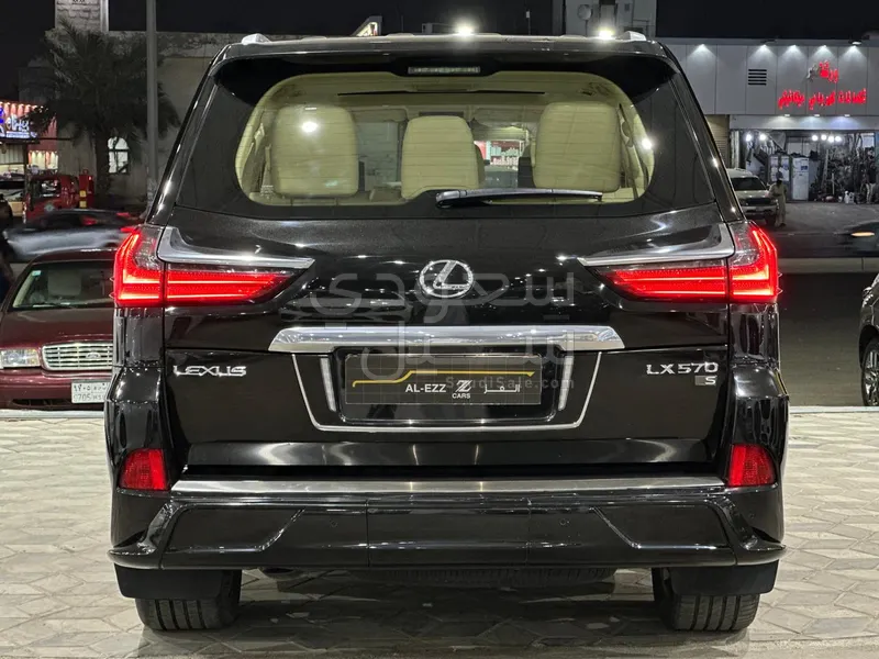2021 لكزس إل إكس 570