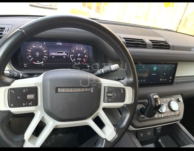 2020 لاند روفر ديفيندر 110