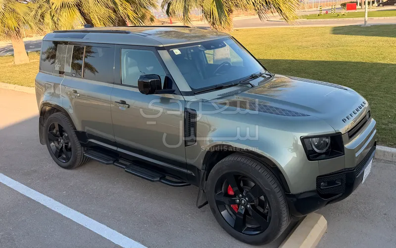 2020 لاند روفر ديفيندر 110