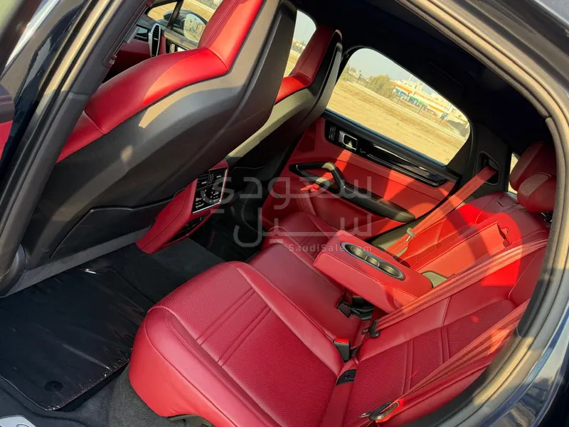 2023 بورش كايين بلاتينيوم اديشن