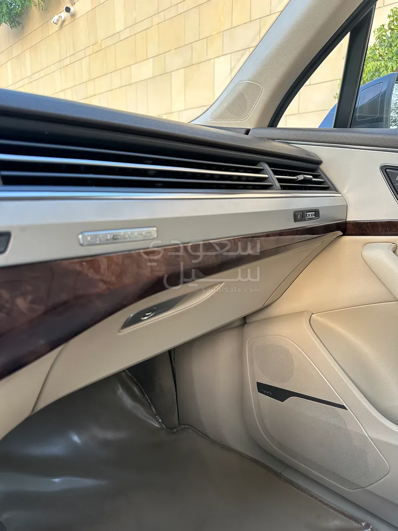 2016 اودي كيو 7 اس لاين