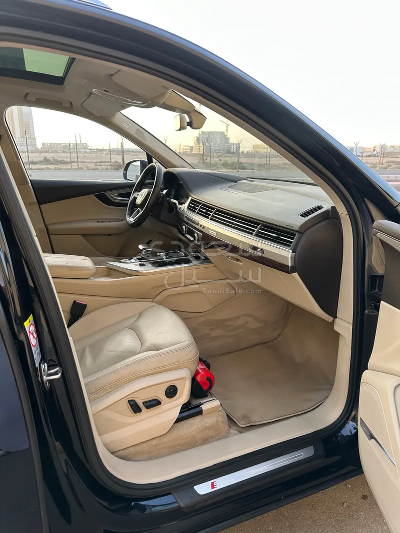 2016 اودي كيو 7 اس لاين