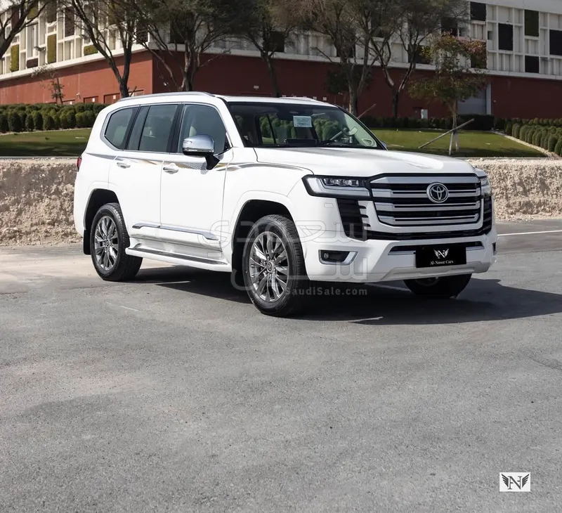 2025 تويوتا لاند كروزر في اكس ار
