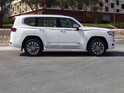 2025 تويوتا لاند كروزر في اكس ار