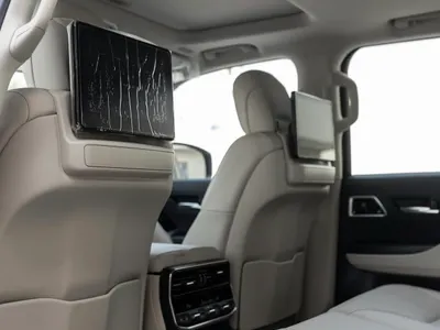 2025 تويوتا لاند كروزر في اكس ار