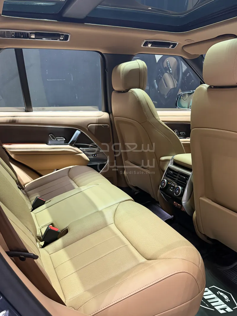 2025 لاند روفر رينج روفر فوج