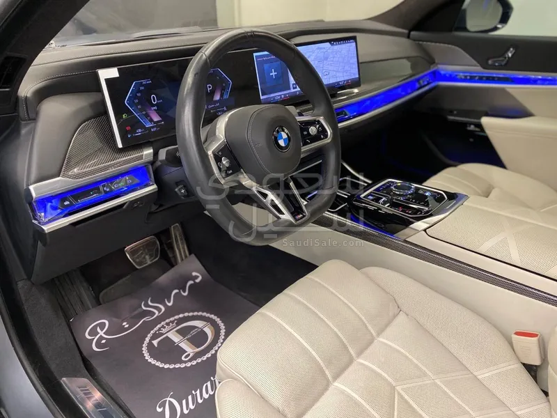 2025 بي ام دبليو الفئة السابعة 740أي