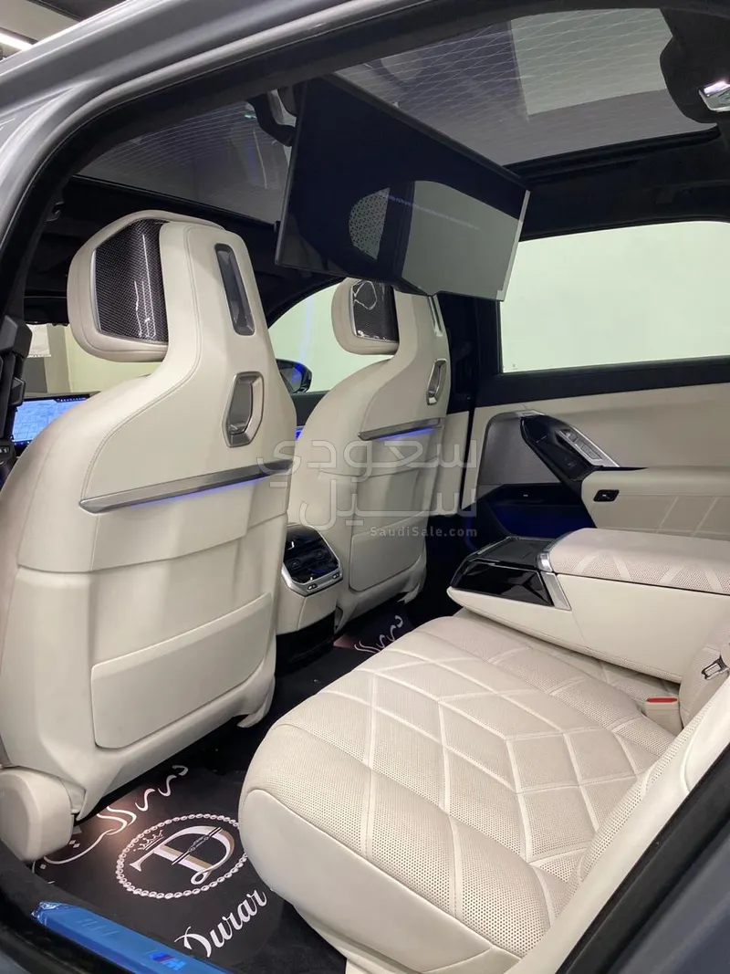 2025 بي ام دبليو الفئة السابعة 740أي