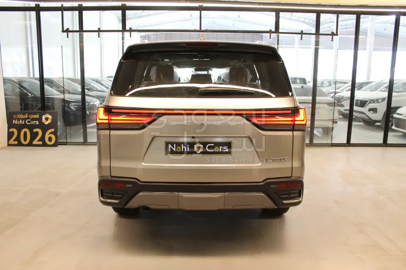 2025 لكزس إل إكس 600